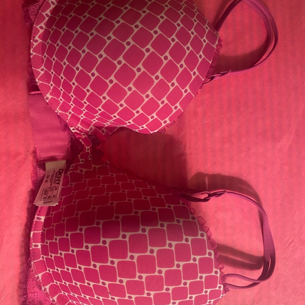 Brand new DKNY push-up bra 34C